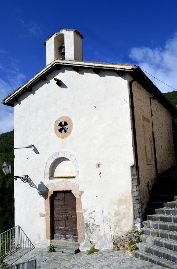 Appartamento Castello Di Cammoro Sellano Luaran gambar