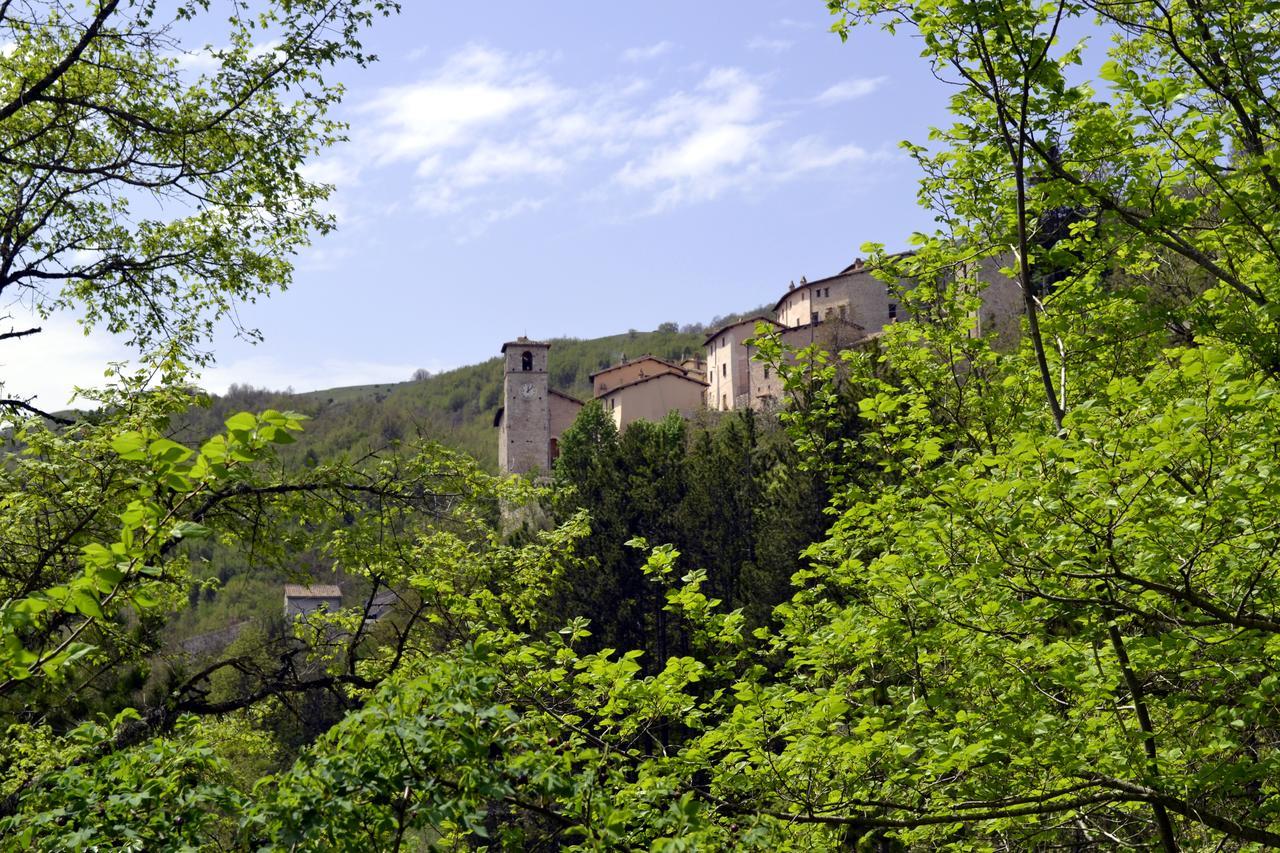 Appartamento Castello Di Cammoro Sellano Luaran gambar