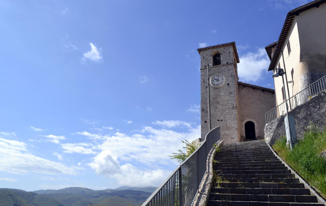 Appartamento Castello Di Cammoro Sellano Luaran gambar